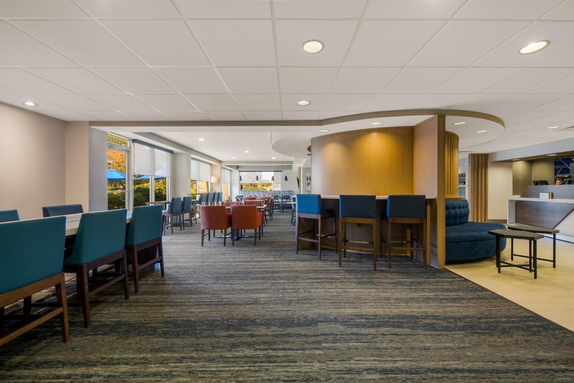 Holiday Inn Express Hotels- Hampton By Ihg Exterior foto