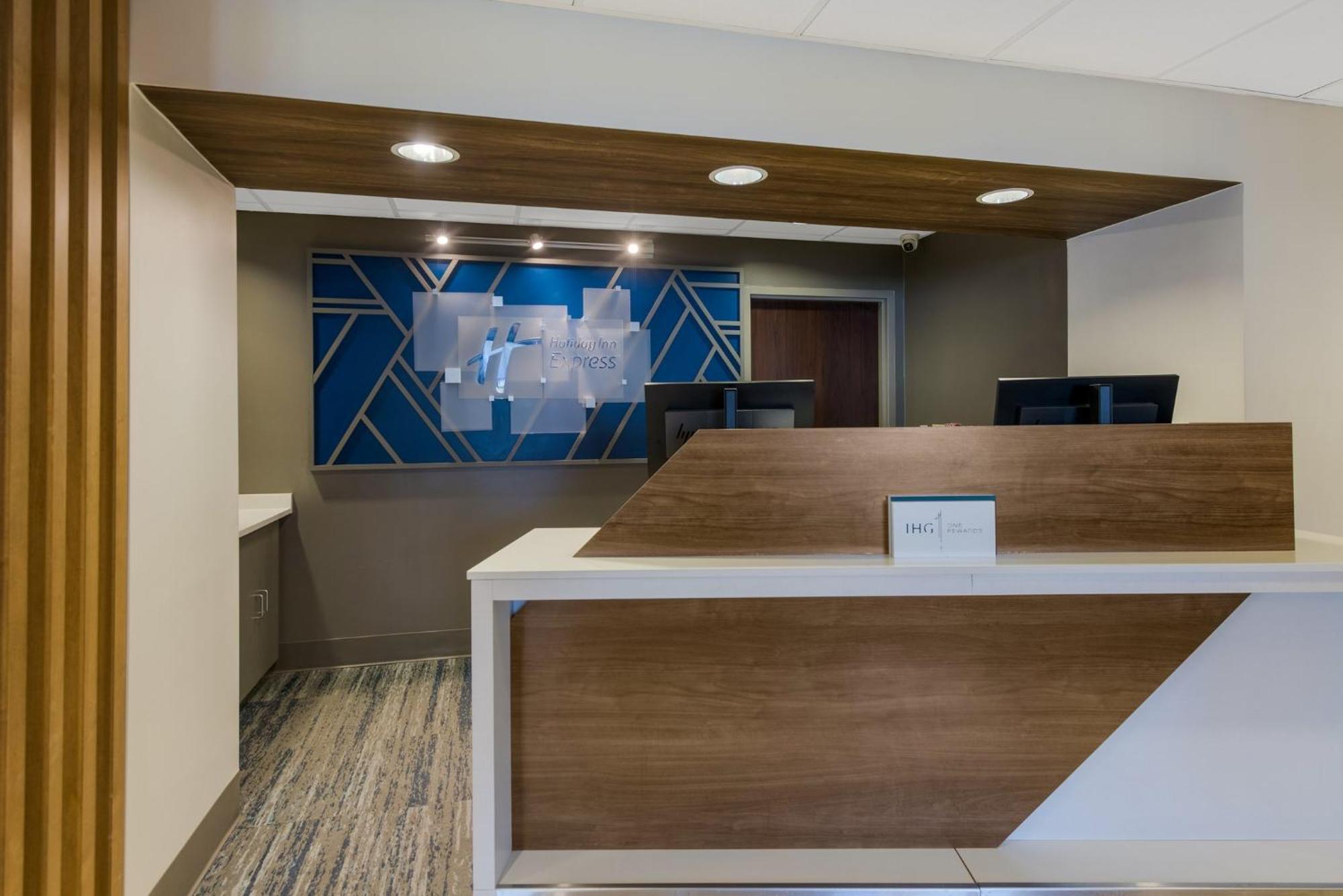 Holiday Inn Express Hotels- Hampton By Ihg Exterior foto